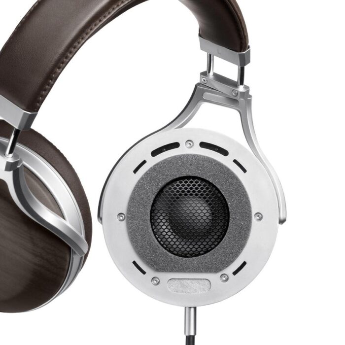 Denon AH-D5200 Premium Headphones - Image 4